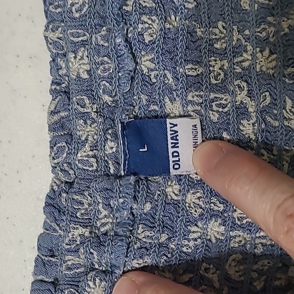 Old Navy blue top with embroidered floral pattern with puff sleeves size Large - Picture 4 of 7